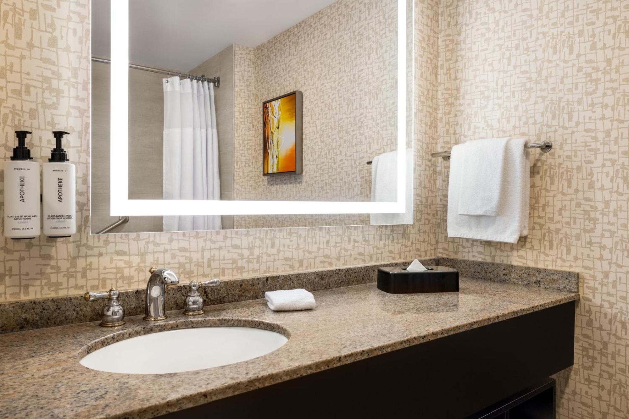 Crowne Plaza Edison By Ihg Exterior foto